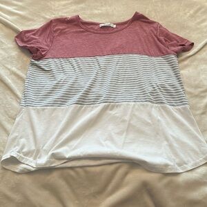 AMAZON SHORT SLEEVE TSHIRT XL